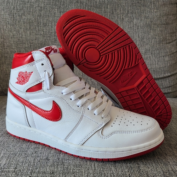 NIKE - Jordan 1 high OG "METALLIC RED" - Picture 8 of 12